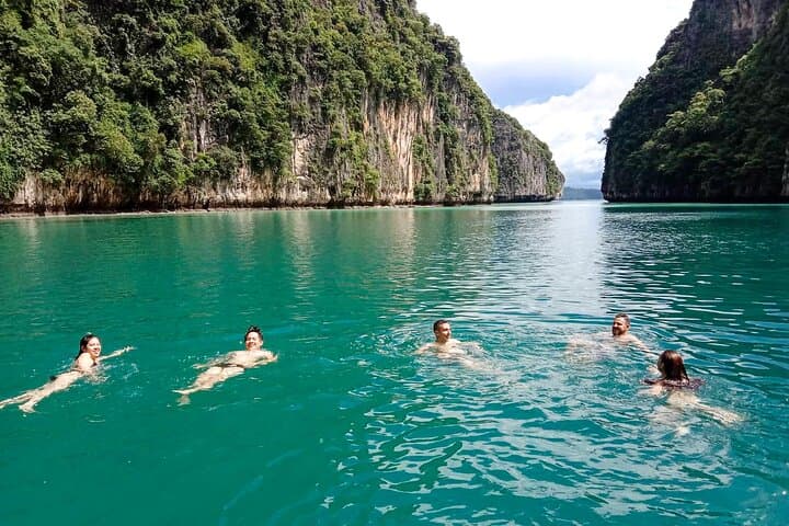 Phi Phi Island Speedboat Tour: Maya Bay, Pileh Lagoon & Sunset at Maiton photo 6