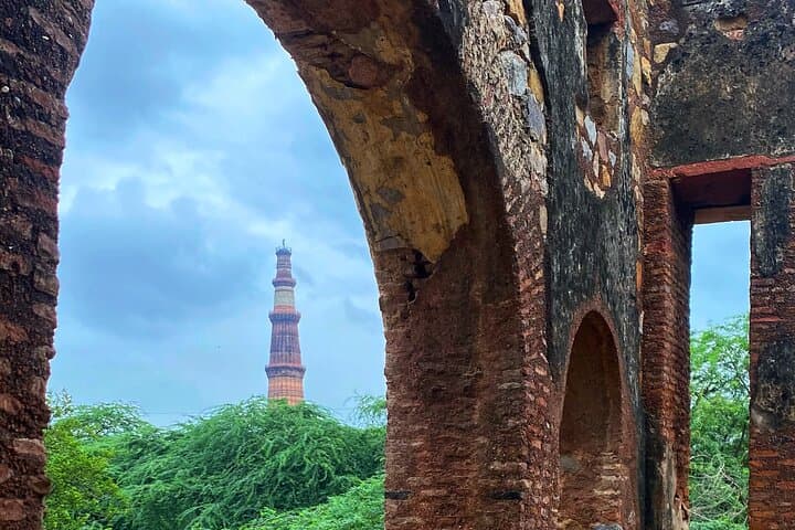 Hidden Jewels of Delhi Cycling Tour: Mehrauli, Sanjay Van & Qutub Minar photo 2
