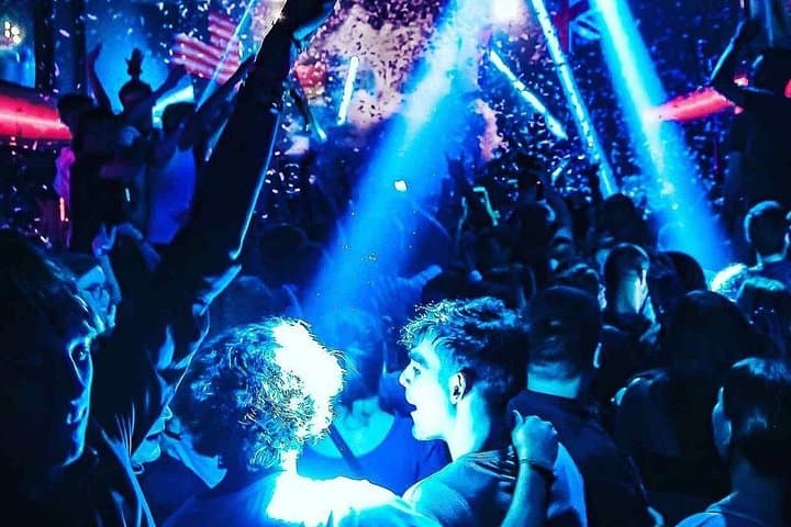 Barcelona Pub Crawl: Best Nightlife Bar-Hopping Tour & Club Entry photo 4