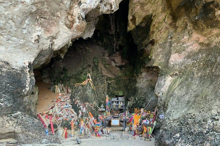 Half-Day Andaman Islands Speedboat Tour: Koh Thap, Chicken Island & Railay photo 2