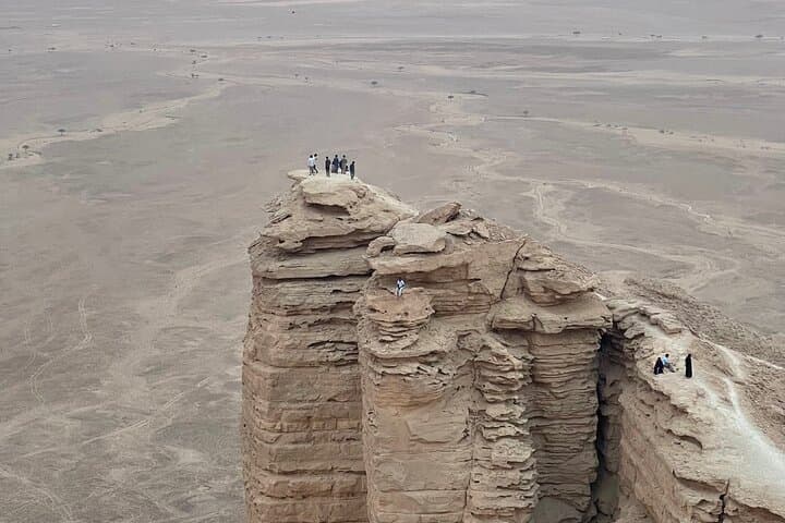 Edge of the World 4x4 Sunset Tour from Riyadh photo 4