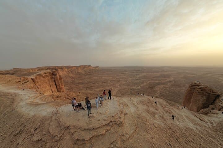 Edge of the World 4x4 Sunset Tour from Riyadh photo 5