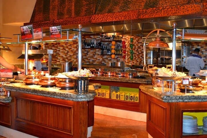 Kaleidoscope Buffet at Atlantis The Palm — Private Transfer Dinner in Dubai photo 3