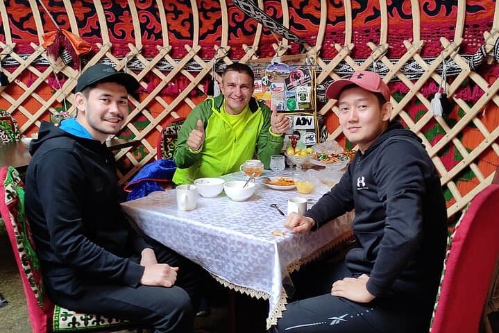 Off‑Road Through Grigorievsky & Semenovsky Gorges: 10‑Hour SUV Adventure from Cholpon‑Ata photo 4