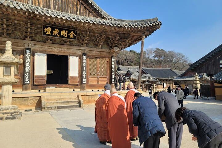 Half-Day Tongdosa Temple Tour with Seounam & Samyeongam Hermitages and Temple Lunch