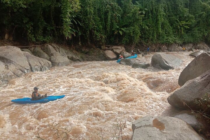 Mae Taeng River 10 km Extreme Whitewater Rafting (Class III–IV) photo 3