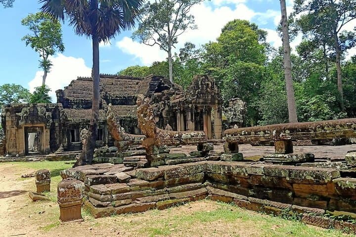 Private Angkor Wat Guided Sunset Tour: Angkor Wat, Bayon & Ta Prohm at Sunset photo 3