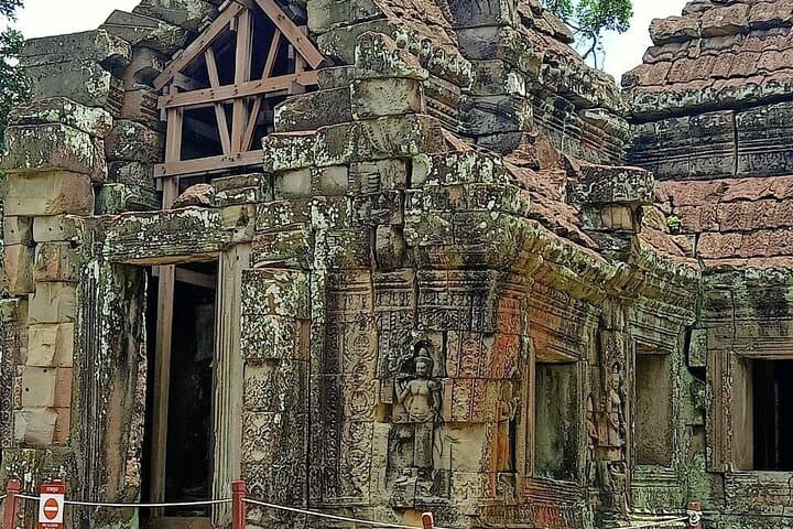 Private Angkor Wat Guided Sunset Tour: Angkor Wat, Bayon & Ta Prohm at Sunset photo 5