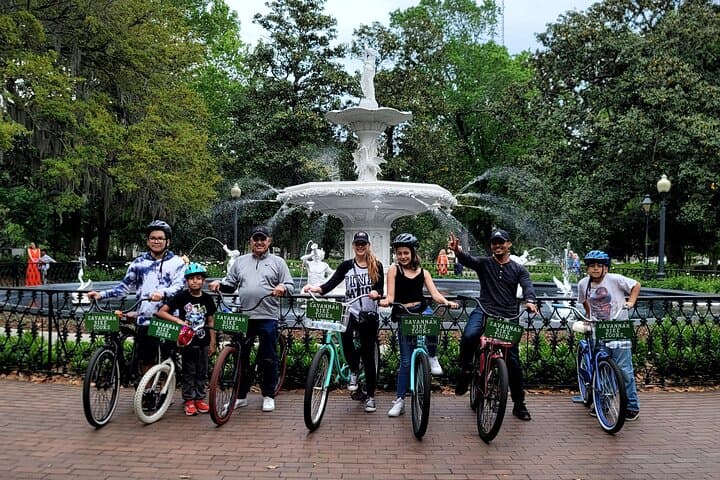 Explore Savannah by Bike: A 2-Hour Urban Adventure Through History and Hidden Streets photo 3