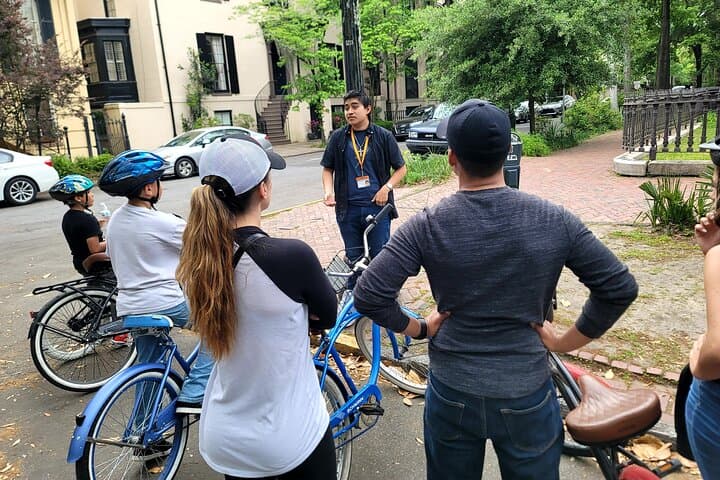 Explore Savannah by Bike: A 2-Hour Urban Adventure Through History and Hidden Streets
