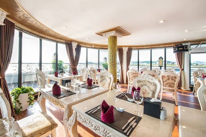 Luxury Halong Bay 2-Day Cruise: Sung Sot Cave & Titov Island Escape photo 3