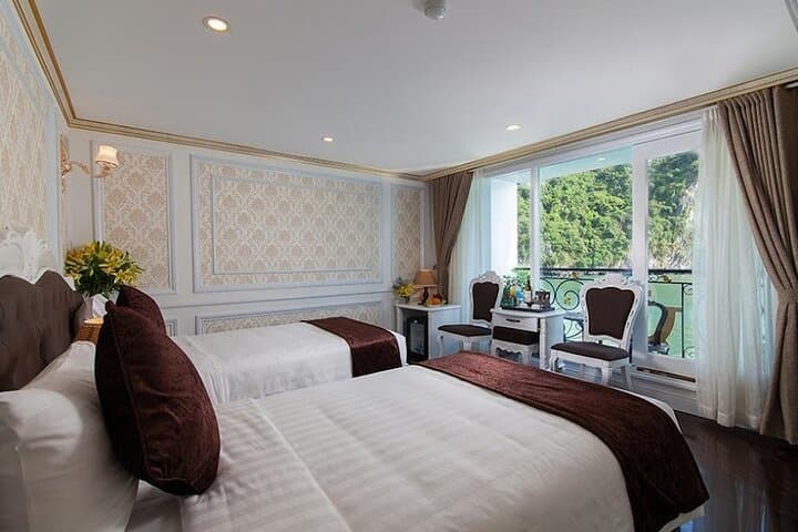 Luxury Halong Bay 2-Day Cruise: Sung Sot Cave & Titov Island Escape photo 5