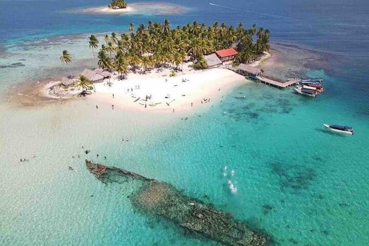 San Blas Isla Perro Shipwreck: 2-Day Private Cabin & Snorkel Escape photo 5