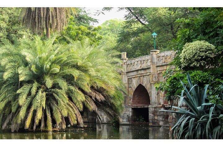 Delhi Heritage Cycling: Lodhi Gardens, Safdarjung & Lodhi Art District photo 4