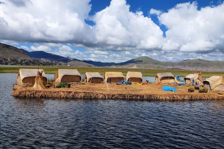 Half-Day Uros Floating Islands Tour on Lake Titicaca from Puno