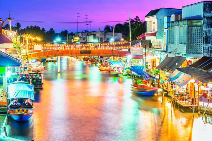 Evening Amphawa: Mae Klong Railway, Floating Market & Firefly Boat Tour from Bangkok photo 3