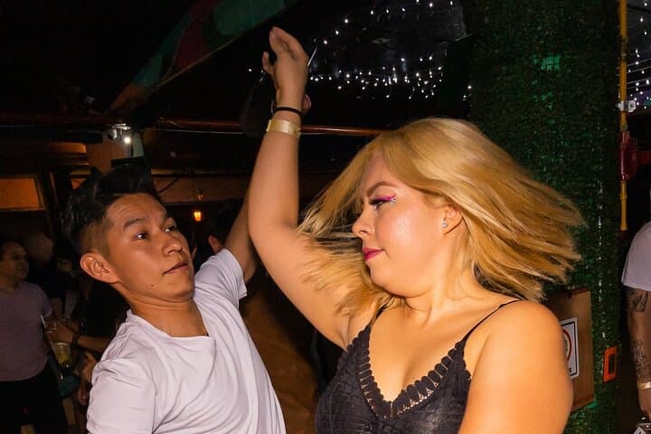 Learn Salsa & Bachata Near Paseo de la Reforma — 1‑Hour Beginner Class in Mexico City photo 6