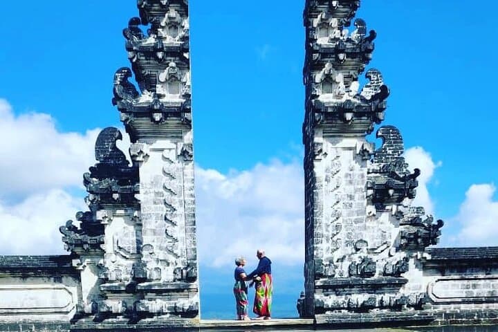 East Bali Dive & Culture Day Trip — Tulamben Wreck, Lempuyang Gate & Tirta Gangga photo 3