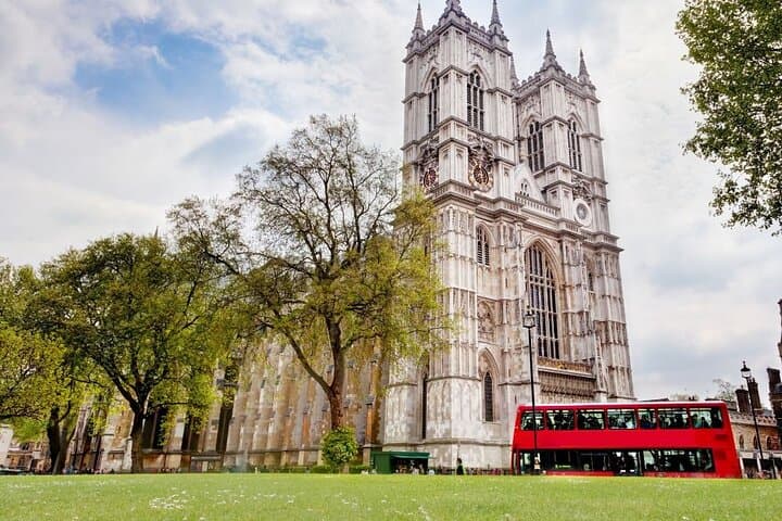 Classic 4-Hour Private Guided Tour of Royal London photo 5