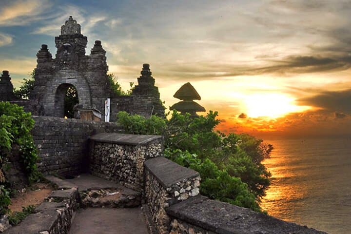 Uluwatu Sunset & Jimbaran Seafood — Half-Day Private Tour in Bali photo 3