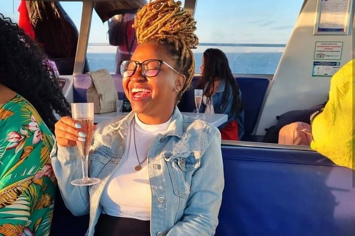 Luxury Sunset Cruise with Prosecco from Cape Town’s V&A Waterfront photo 2