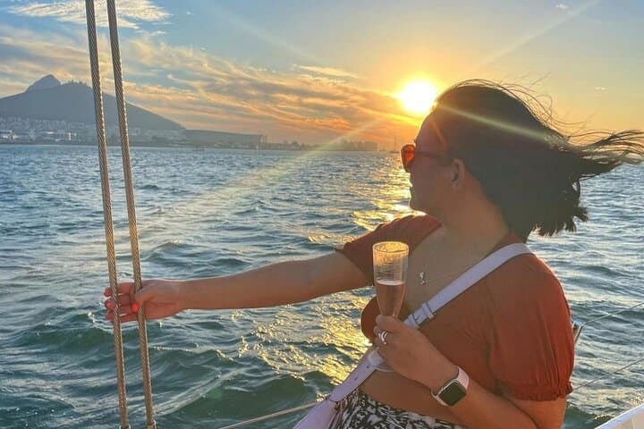 Luxury Sunset Cruise with Prosecco from Cape Town’s V&A Waterfront photo 4