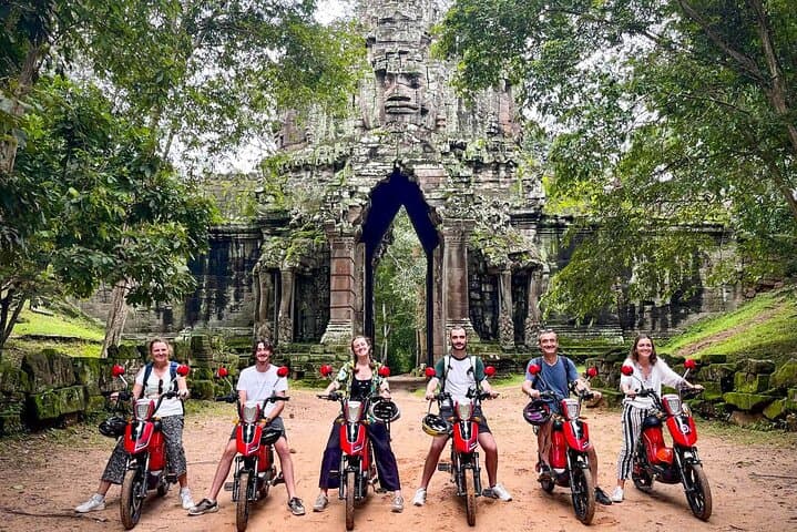 Angkor Wat Sunrise E‑Bike Tour: Ta Prohm & Bayon with Local Breakfast photo 6