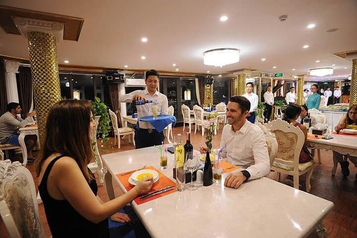 Overnight Luxury on Halong Bay: Halong Aquamarine 2-Day Cruise photo 4