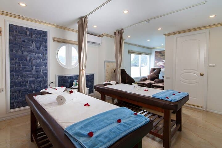 Halong Bay Luxury Cruise: 2-Day Kayaking, Caving & Swimming Adventure photo 5