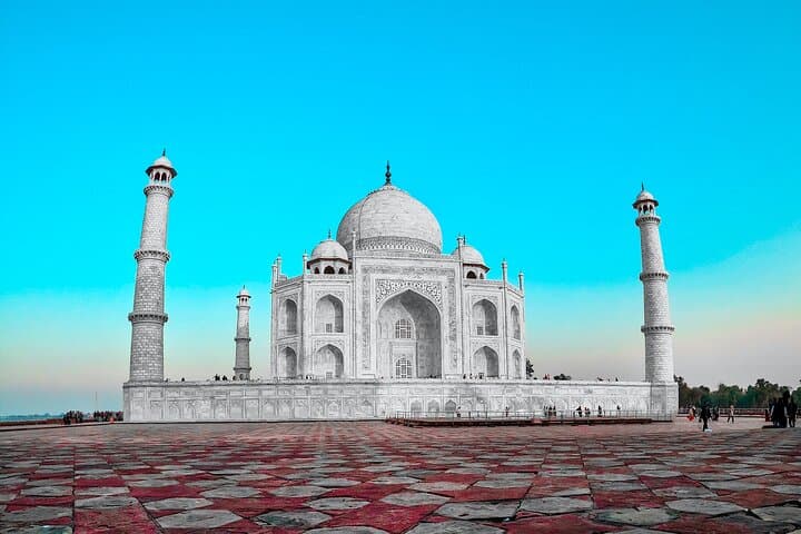 Taj Mahal Day Trip by Gatimaan Express — Fast Train From Delhi to Agra photo 2