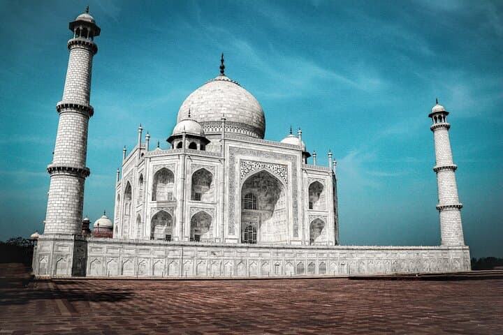 Taj Mahal Day Trip by Gatimaan Express — Fast Train From Delhi to Agra photo 1