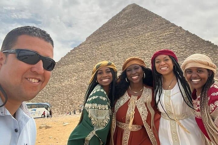 Cairo Layover Guide: Giza Pyramids, Egyptian Museum & Khan El Khalili in One Day photo 5