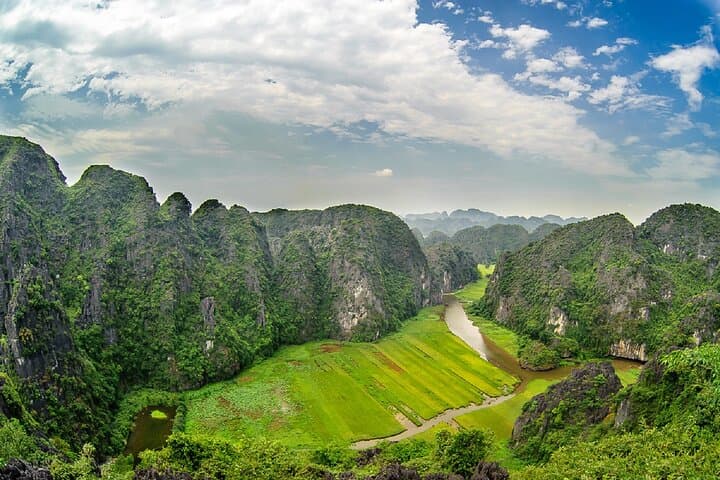 Ninh Binh Day Trip: Hoa Lu, Trang An Boat Tour & Hang Mua Hike photo 2