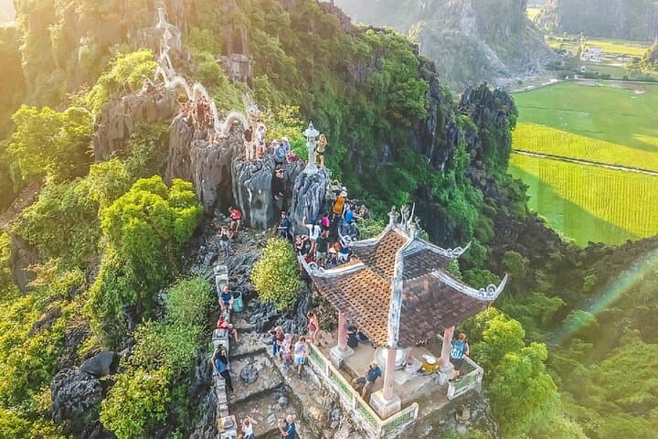 Ninh Binh Day Trip: Hoa Lu, Trang An Boat Tour & Hang Mua Hike photo 4