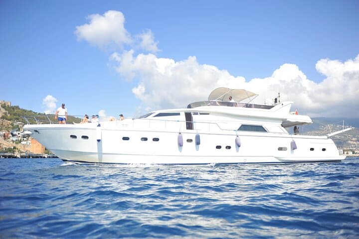 Private Luxury Alanya Yacht Tour from Side — All-Inclusive Mediterranean Cruise