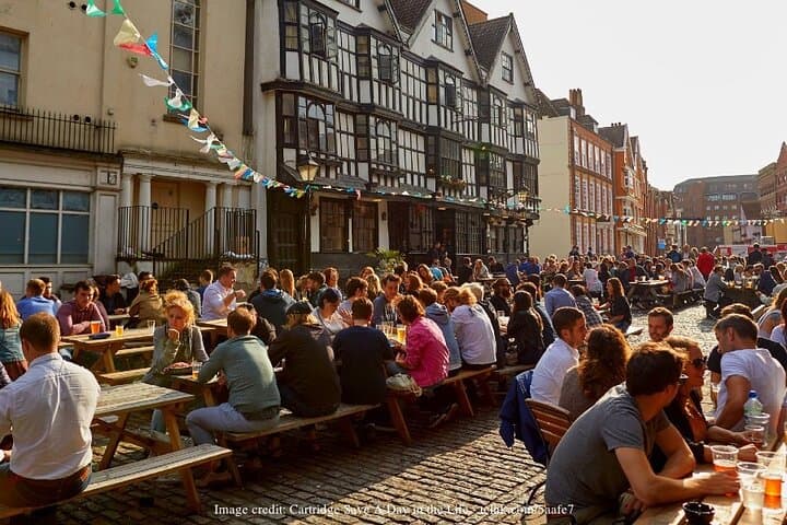 Bristol Highlights Private 2.5‑Hour Walking Tour with a Pub Drink photo 2