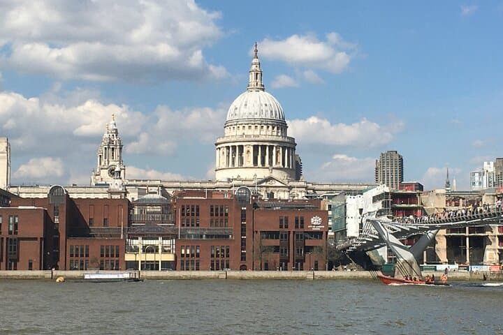 St Paul's to London Bridge: Half-Day River Thames Walking Tour with a Local Guide