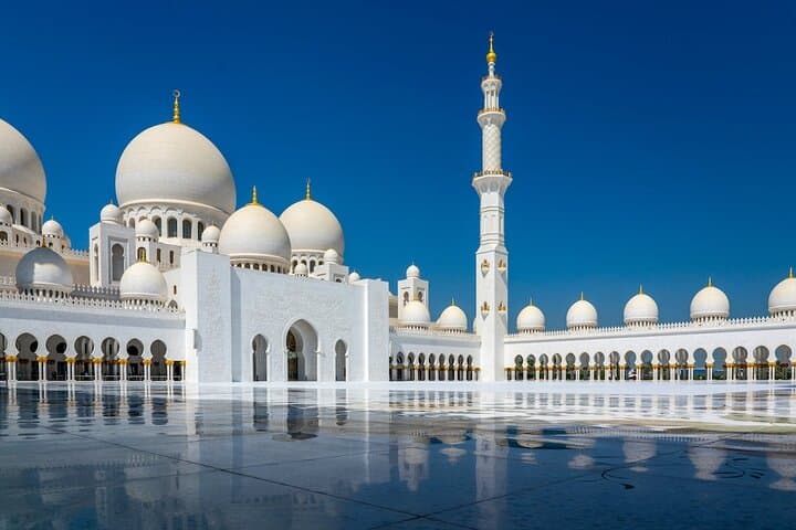 Half-Day Premium Abu Dhabi Tour from Dubai — Sheikh Zayed, Corniche & Cultural Highlights