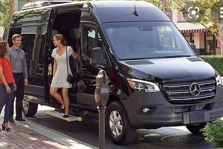 Key Largo Private Transfers: Luxury Door-to-Door Service Between Miami and Key Largo photo 1