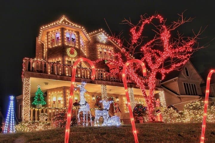 Dyker Heights Christmas Houses Private Tour — Evening Holiday Lights Walk in Brooklyn photo 3