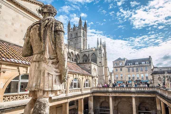 Stonehenge, Bath & Windsor Private Car Tour from London — Skip-the-Line Day Trip