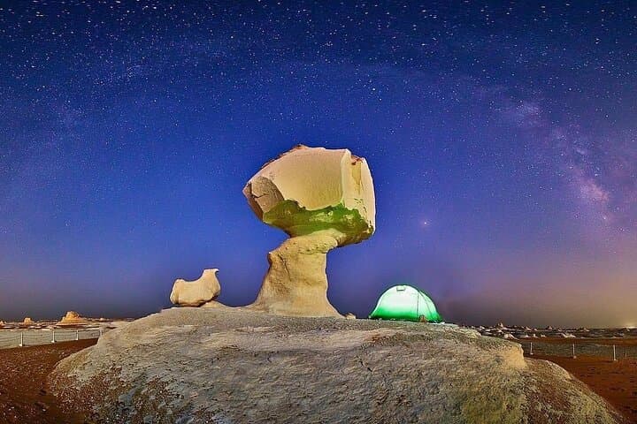 White Desert & Crystal Mountain: 2-Day Bahariya Oasis Tour from Cairo