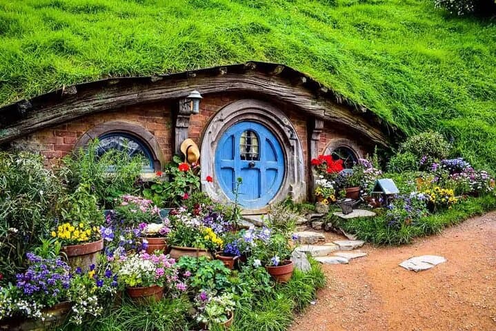 Hobbiton Movie Set Guided Tour from Auckland — Small-Group Visit to Matamata photo 1