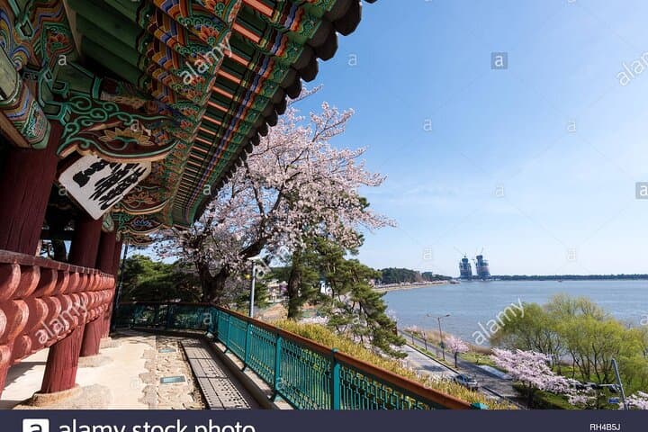 Seoul & Mt. Seoraksan: 5-Day Cultural and Mountain Escape photo 4