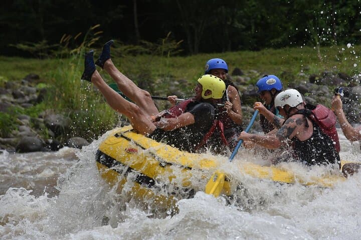Balsa River Class II–III Whitewater Rafting Near La Fortuna photo 3