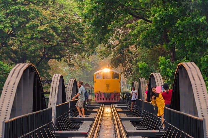 Damnoen Saduak & Mae Klong to Erawan: Floating Market, Railway Market and River Kwai Private Day Tour photo 5