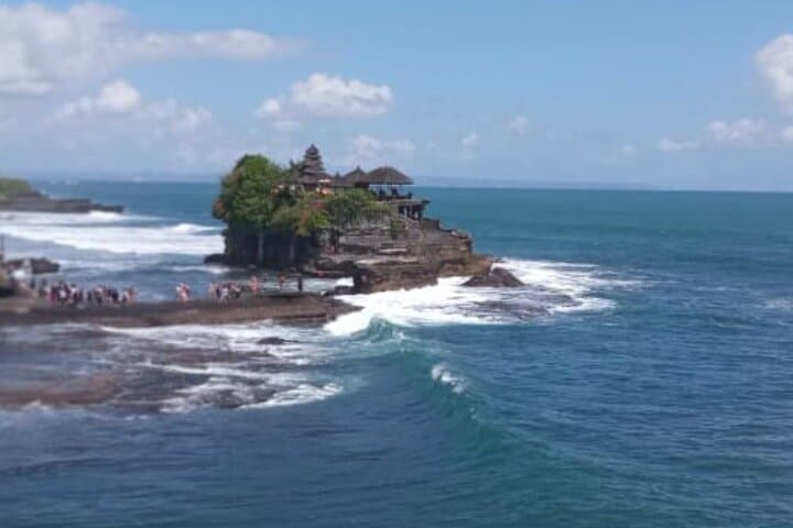 Half-Day Tanah Lot Temple Private Guided Tour: Taman Ayun, Batubolong & Sunset photo 4