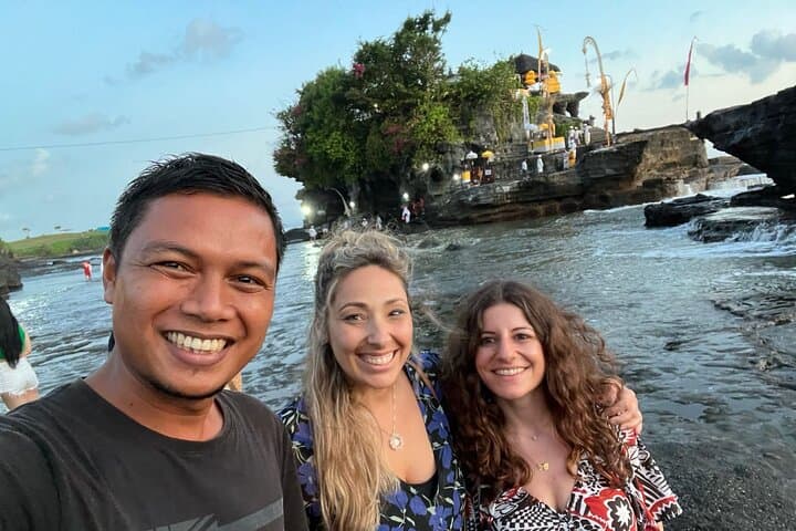 Half-Day Tanah Lot Temple Private Guided Tour: Taman Ayun, Batubolong & Sunset photo 5