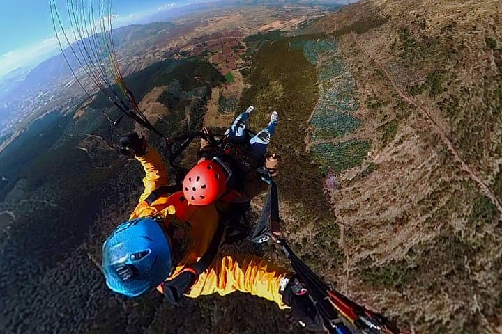 Paragliding in Cusco's Sacred Valley: Morning Flights Above the Andes photo 2