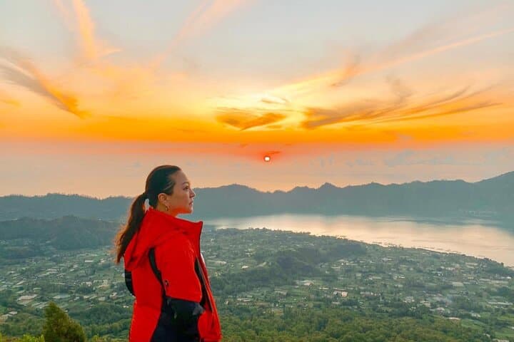 Sunrise Trek to Mount Batur and Lakeside Hot Springs photo 2